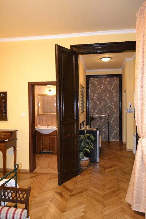 Casa Republicii Hotel Brassó Szoba fotó